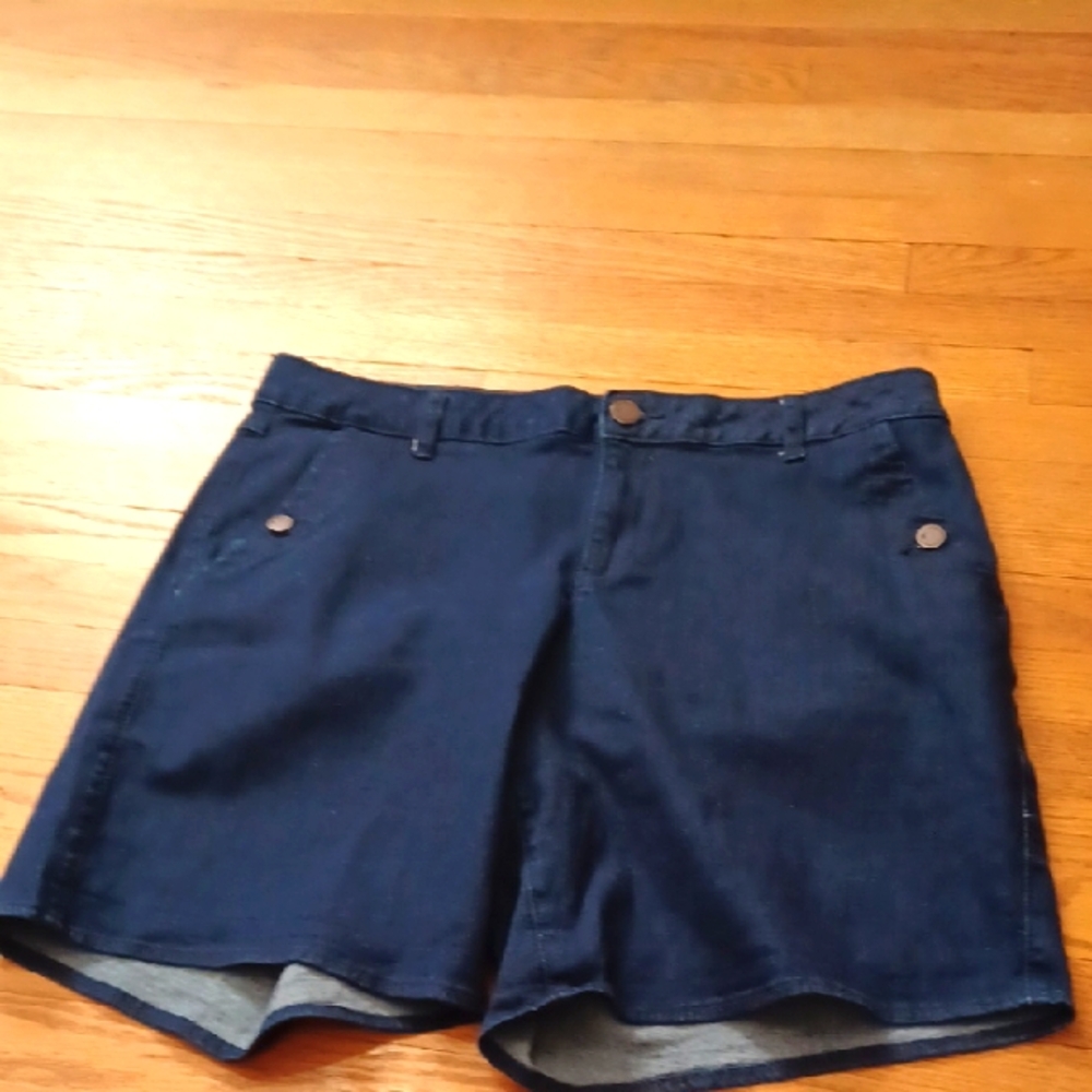 Lane Bryant Denim Short Sz.18. Inseam 10".Rise 10".5. W.38" Dark Wash.EUC!